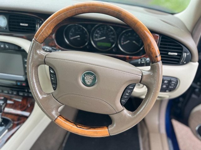 Jaguar Xjr - Image 20
