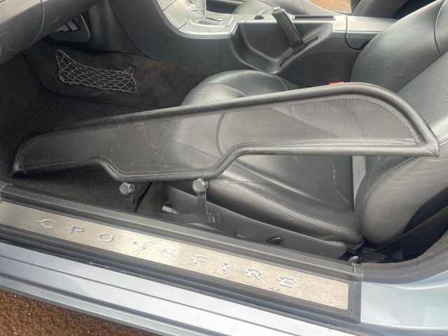 Chrysler Crossfire - Image 15