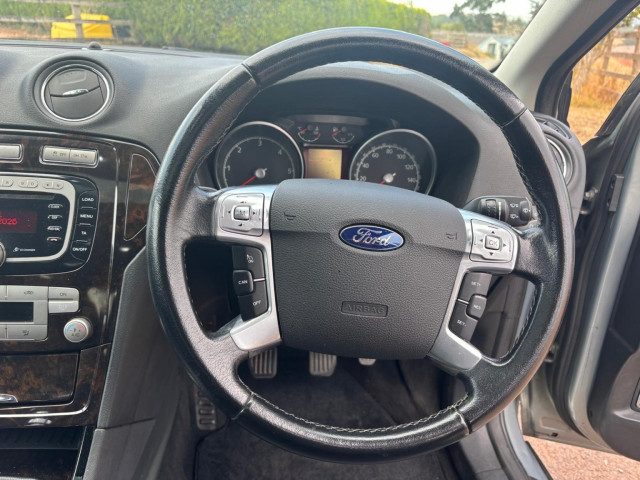 Ford Mondeo - Image 11