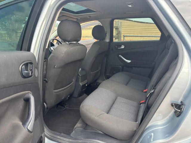 Ford Mondeo - Image 12