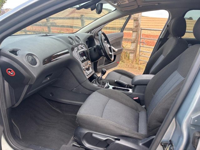 Ford Mondeo - Image 14
