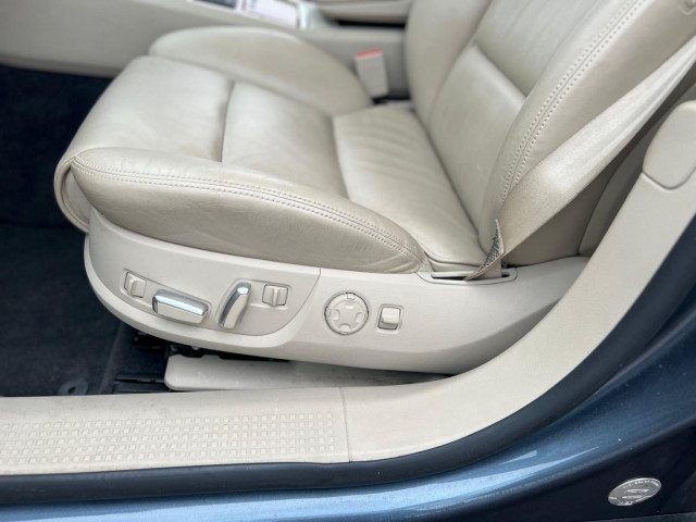 Audi A8 - Image 11