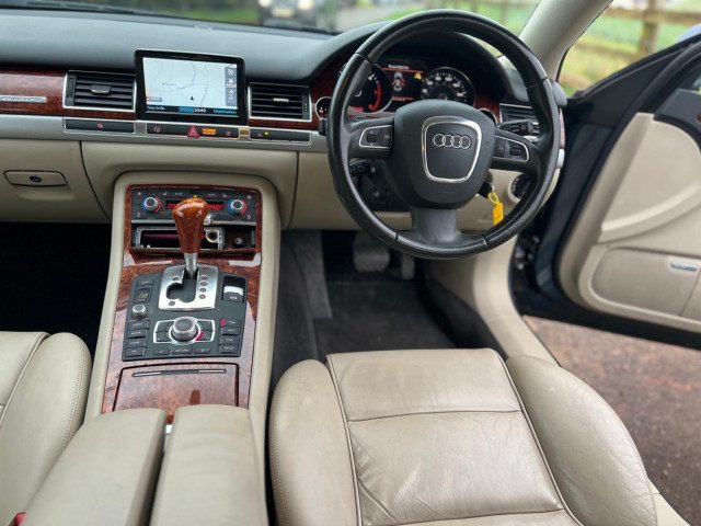Audi A8 - Image 18