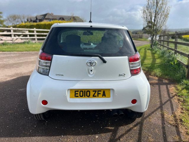 Toyota Iq - Image 6