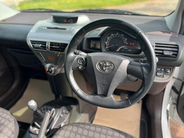 Toyota Iq - Image 14