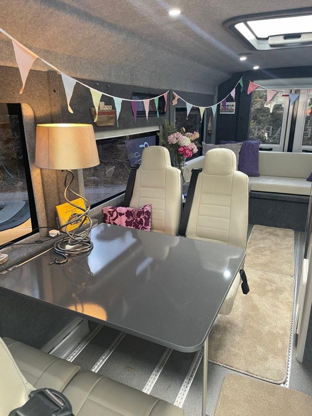 Volkswagen Crafter - Image 6