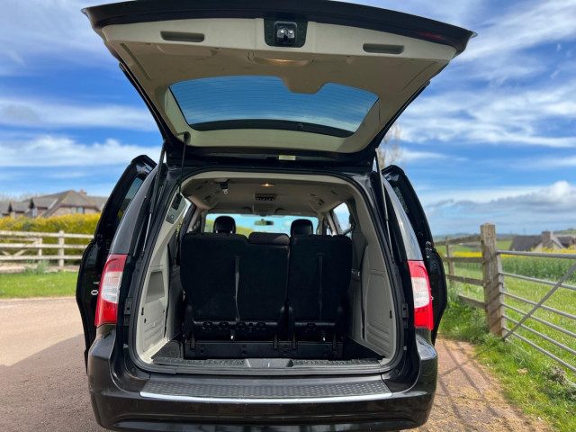 Chrysler Grand Voyager - Image 10