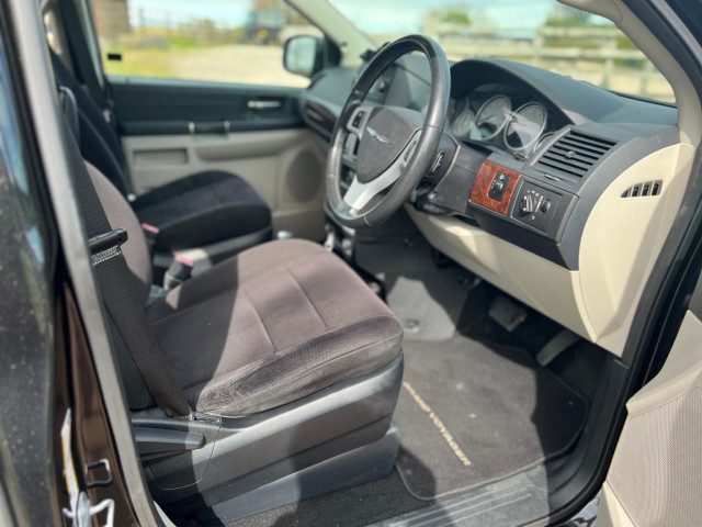 Chrysler Grand Voyager - Image 12