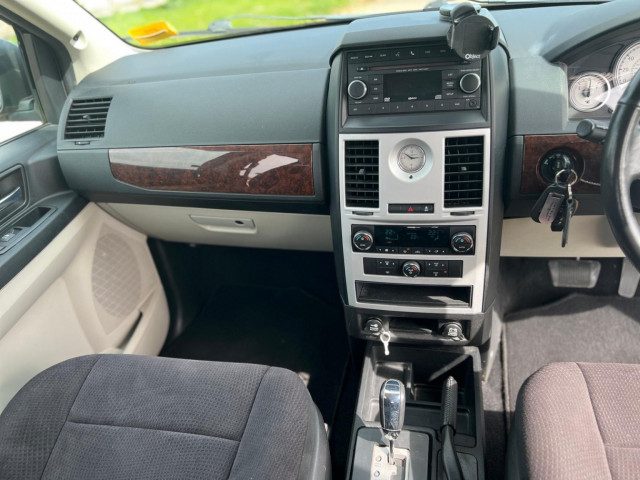 Chrysler Grand Voyager - Image 13