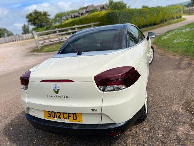 Renault Megane - Image 11
