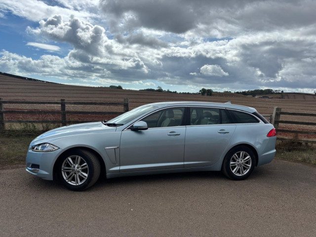 Jaguar Xf - Image 4