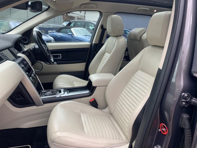 Land Rover Discovery Sport - Image 9