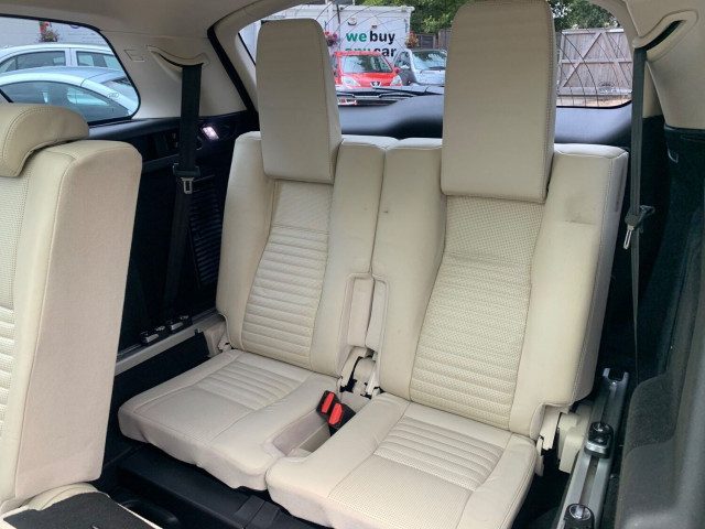 Land Rover Discovery Sport - Image 12