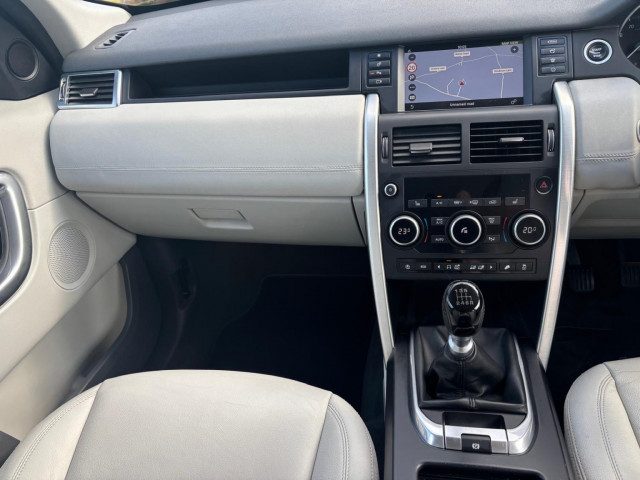 Land Rover Discovery Sport - Image 10