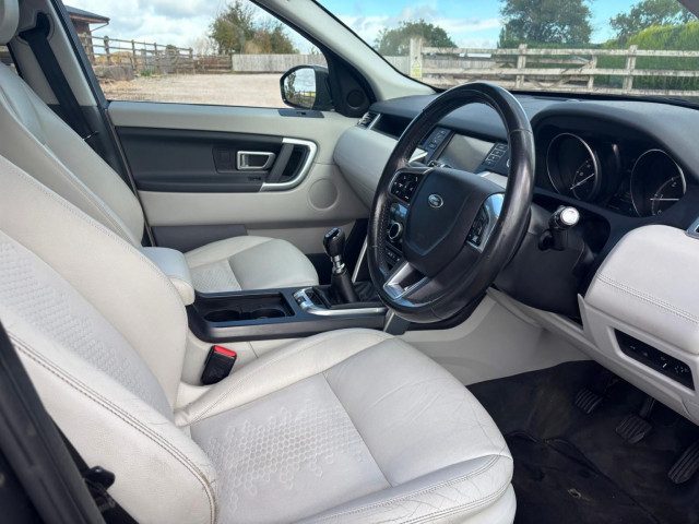 Land Rover Discovery Sport - Image 11