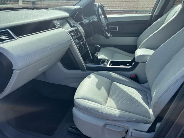 Land Rover Discovery Sport - Image 15
