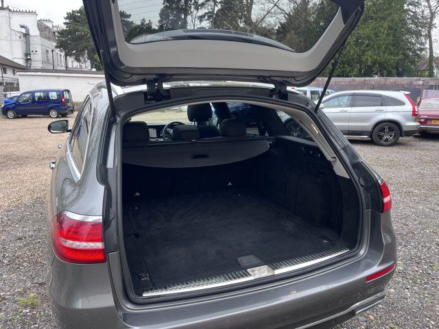 Mercedes-Benz E Class - Image 15