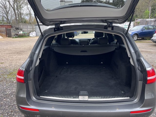 Mercedes-Benz E Class - Image 17