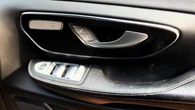 Mercedes-Benz V Class - Image 14