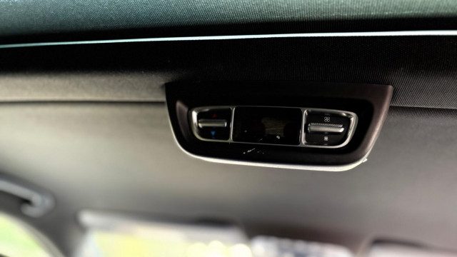 Mercedes-Benz V Class - Image 17
