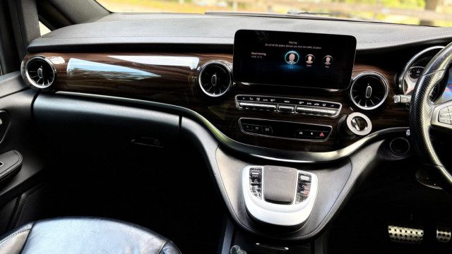 Mercedes-Benz V Class - Image 18