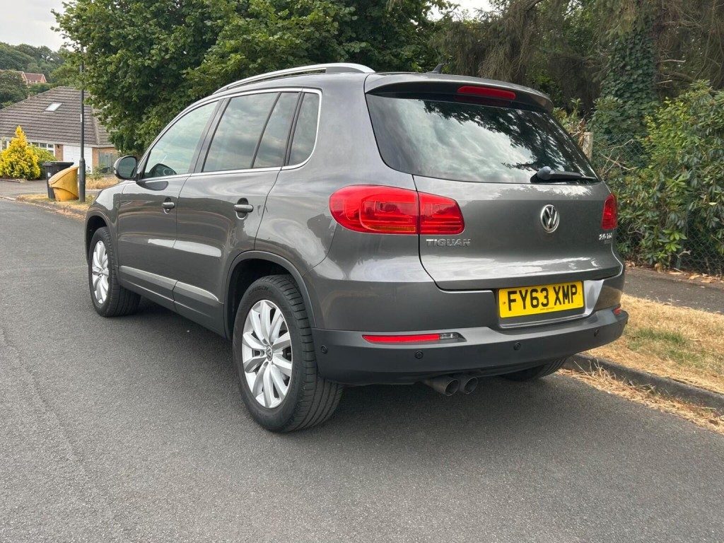 Volkswagen Tiguan - Image 12