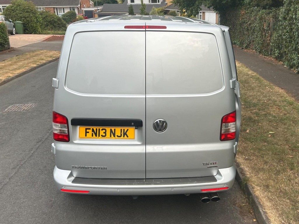 Volkswagen Transporter - Image 18