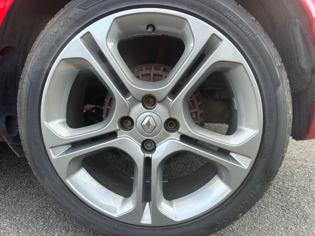 Renault Clio - Image 10