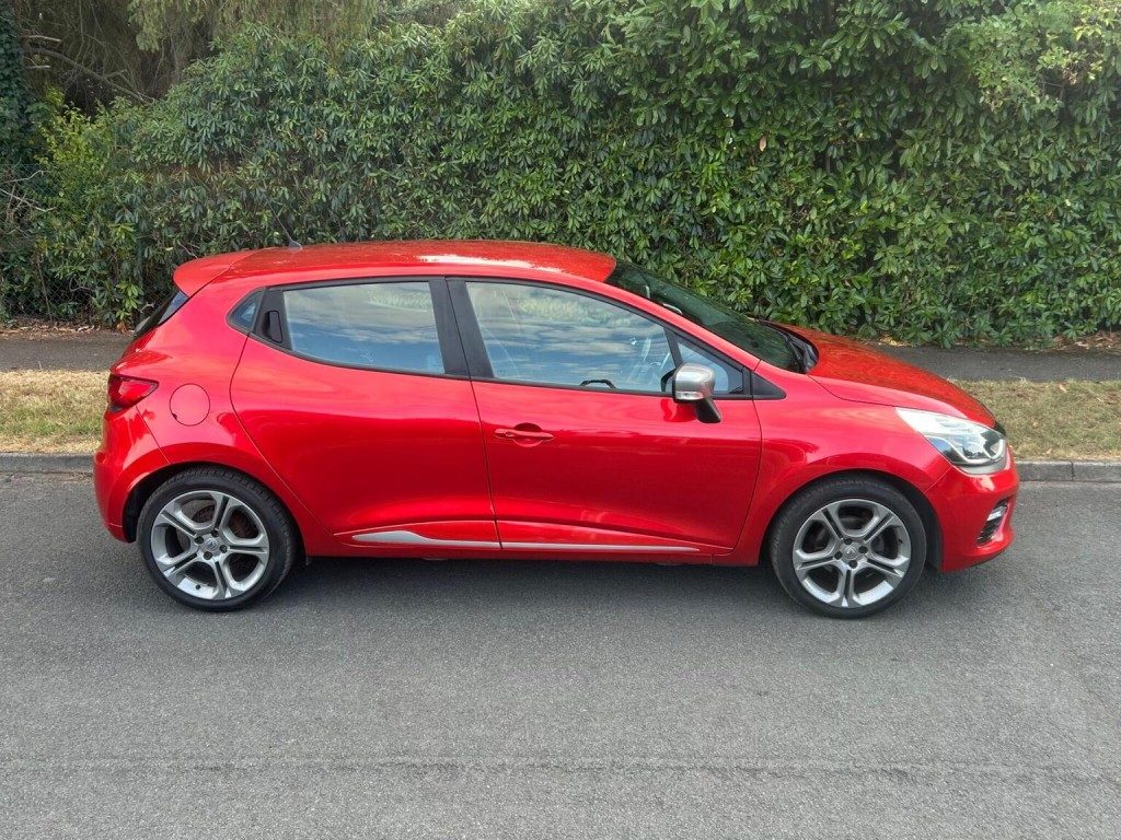 Renault Clio - Image 17