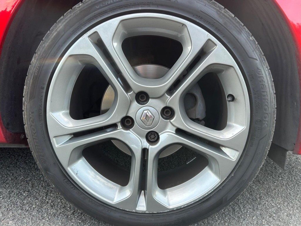 Renault Clio - Image 19