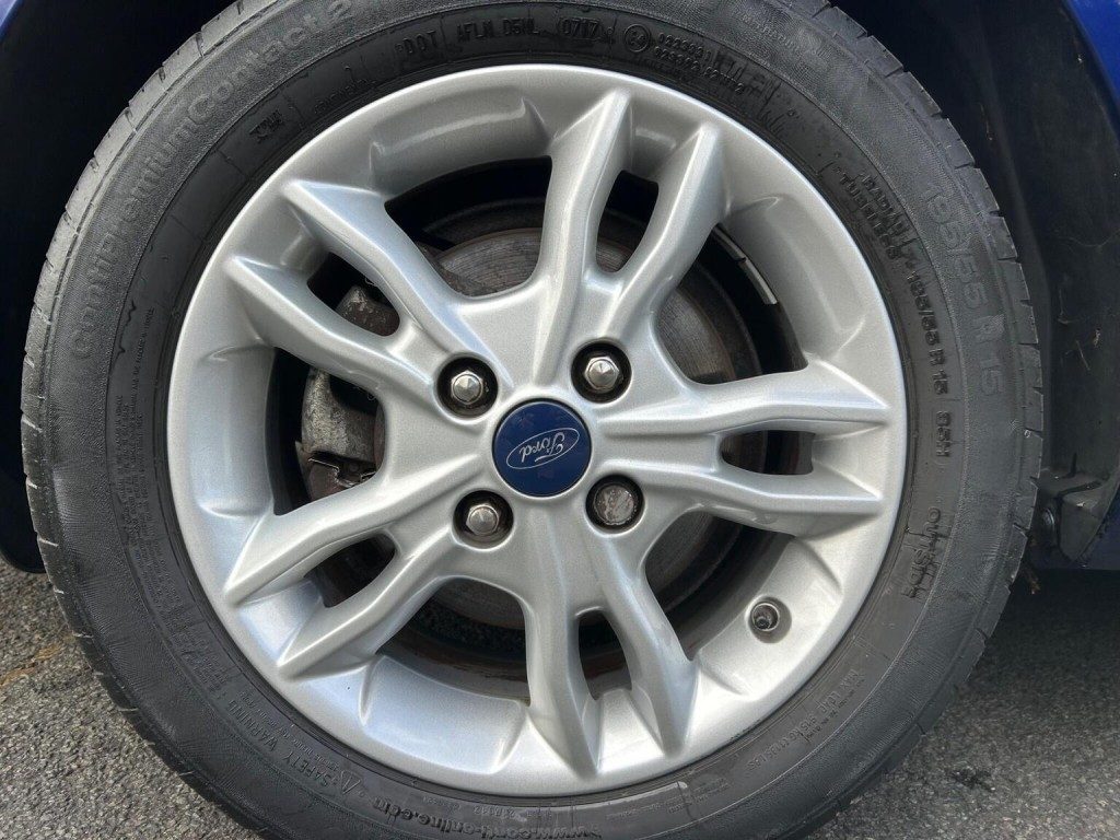 Ford Fiesta - Image 10