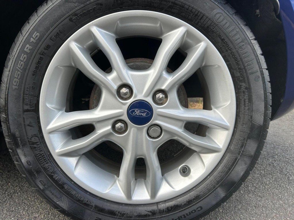 Ford Fiesta - Image 11