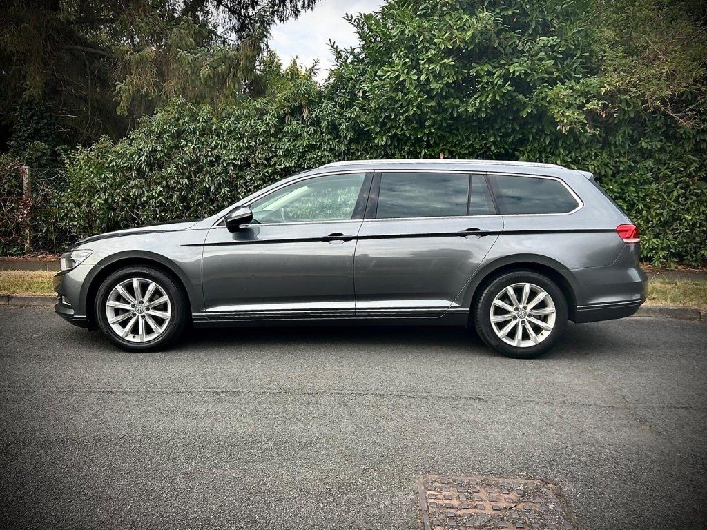 Volkswagen Passat - Image 3