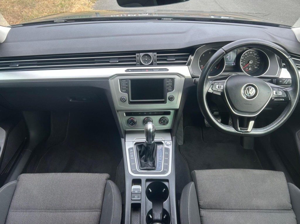 Volkswagen Passat - Image 4