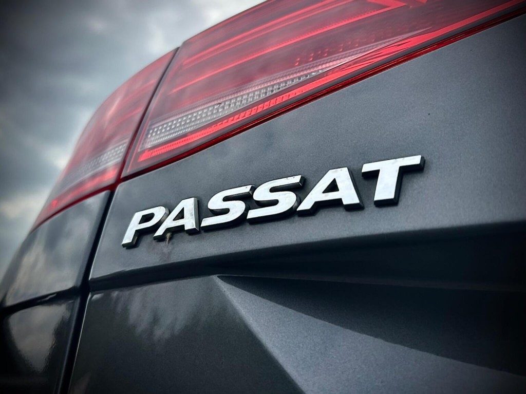 Volkswagen Passat - Image 5