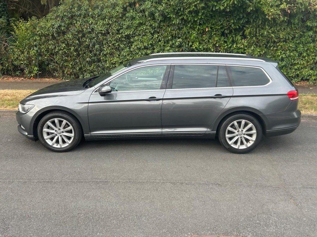 Volkswagen Passat - Image 9