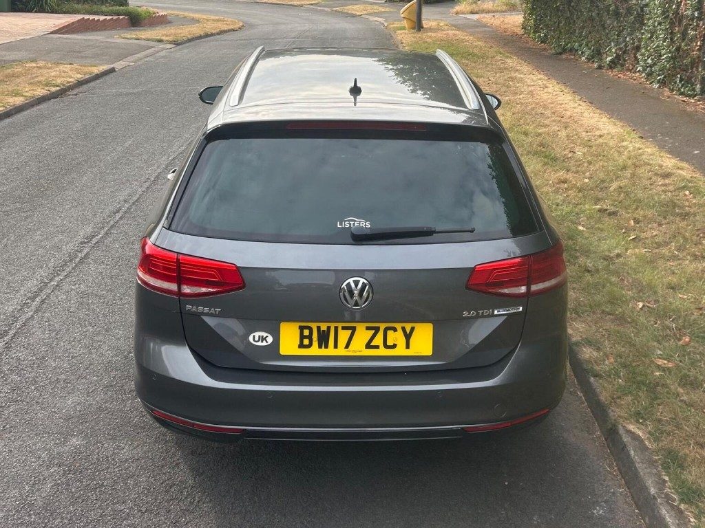 Volkswagen Passat - Image 15