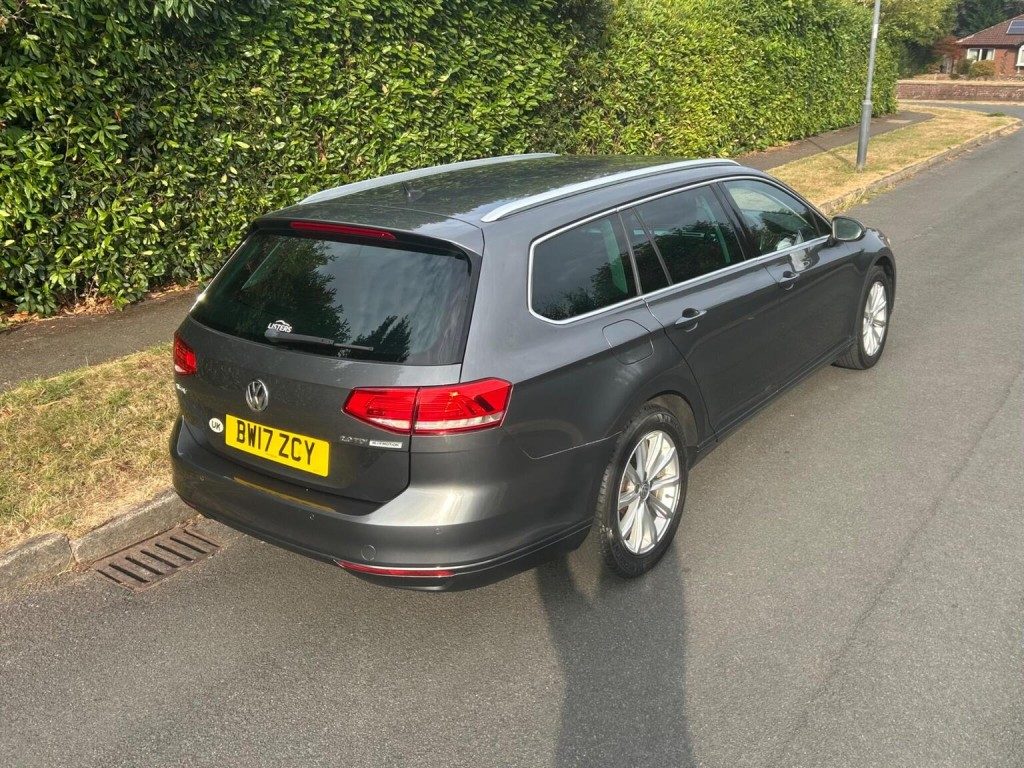 Volkswagen Passat - Image 18