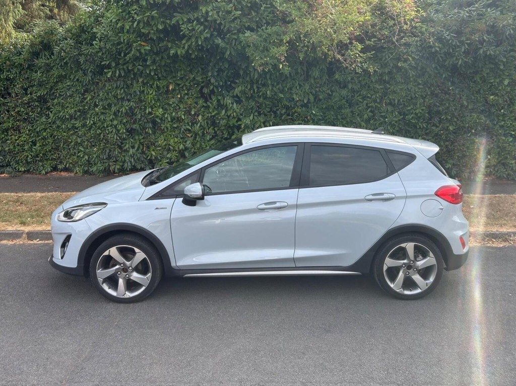 Ford Fiesta - Image 10