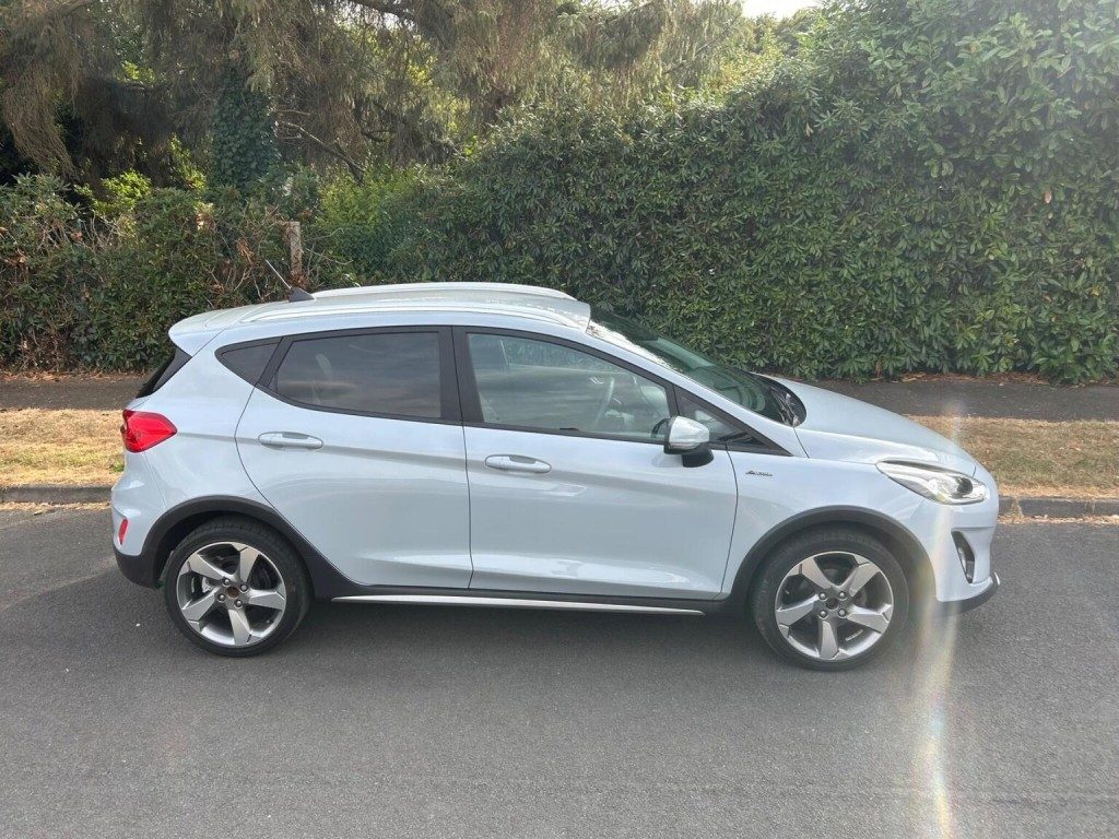 Ford Fiesta - Image 18