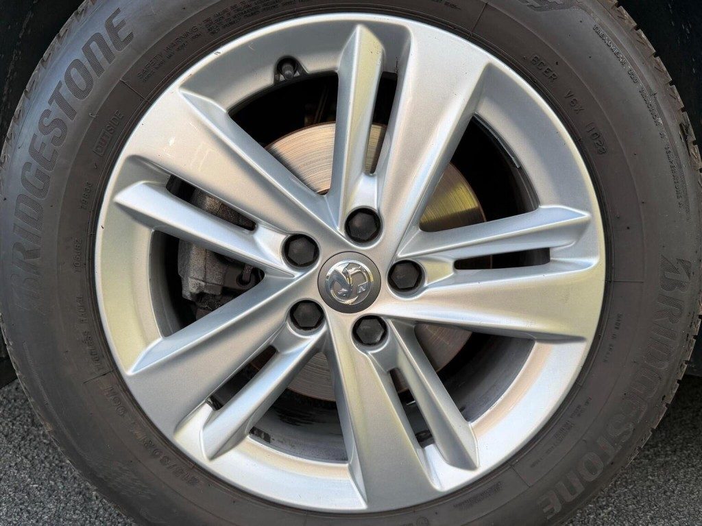 Vauxhall Grandland X - Image 10