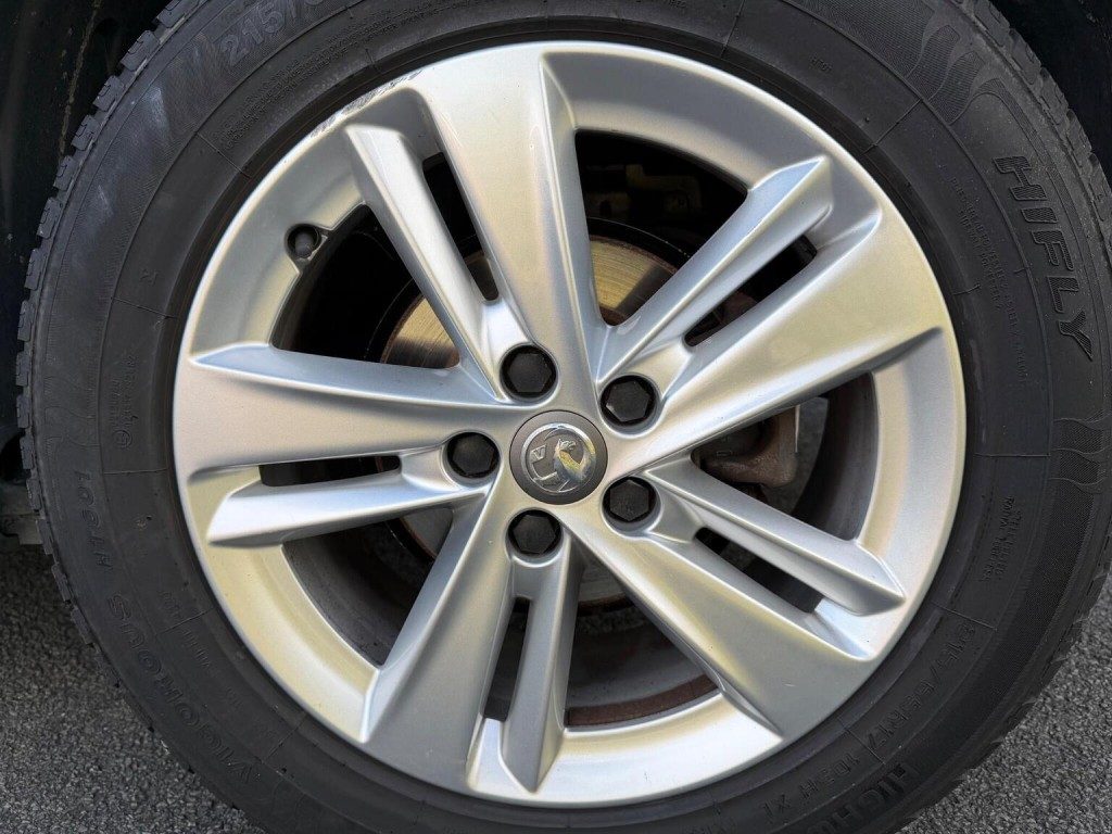 Vauxhall Grandland X - Image 11