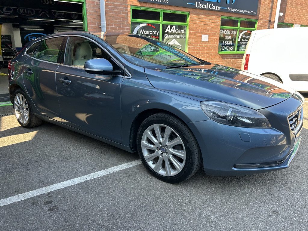 Volvo V40