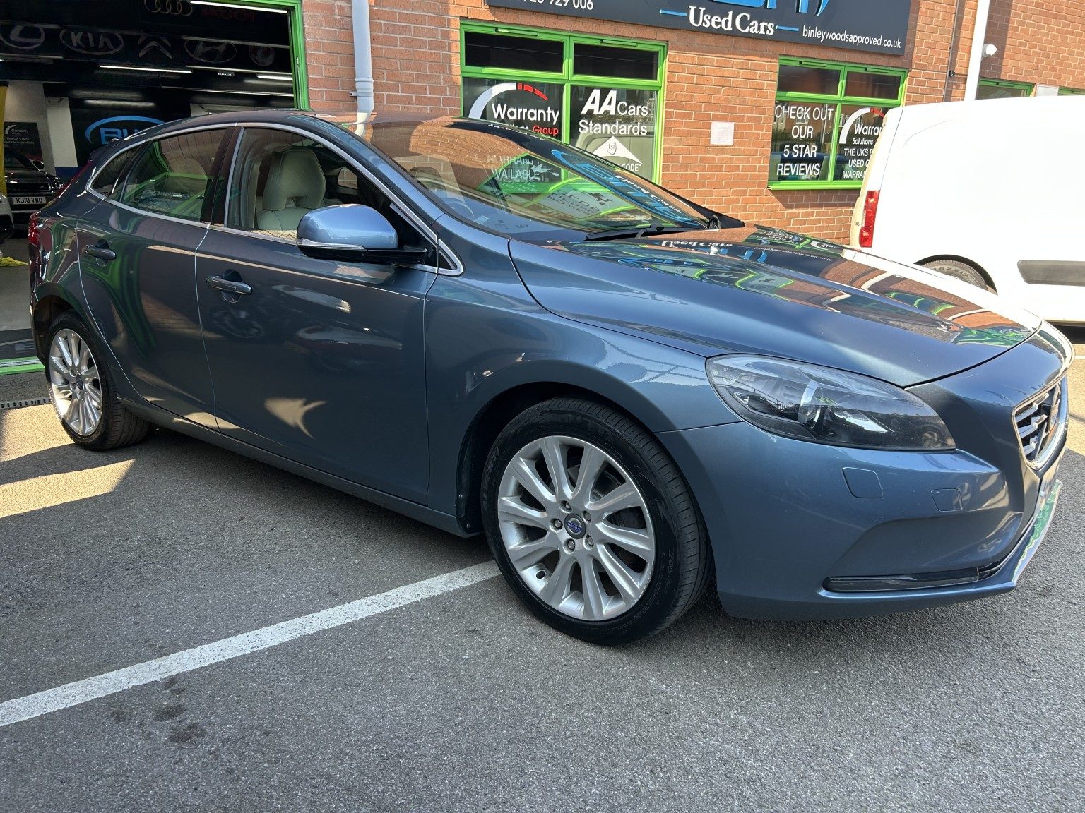 Volvo V40 - Image 3
