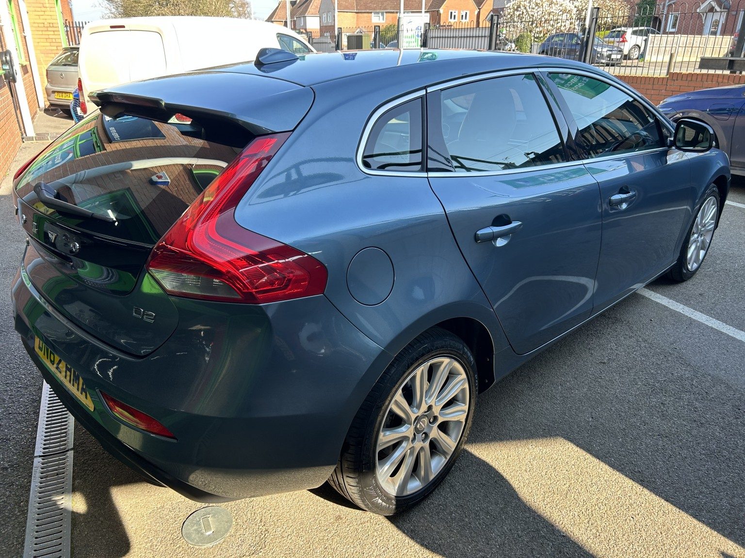 Volvo V40 - Image 4