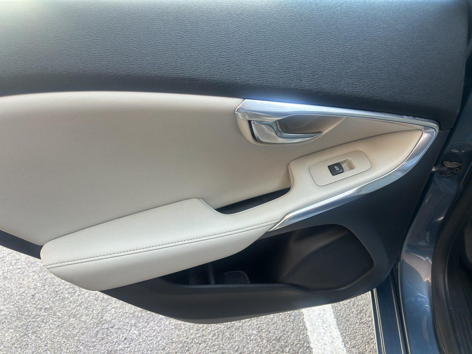 Volvo V40 - Image 15
