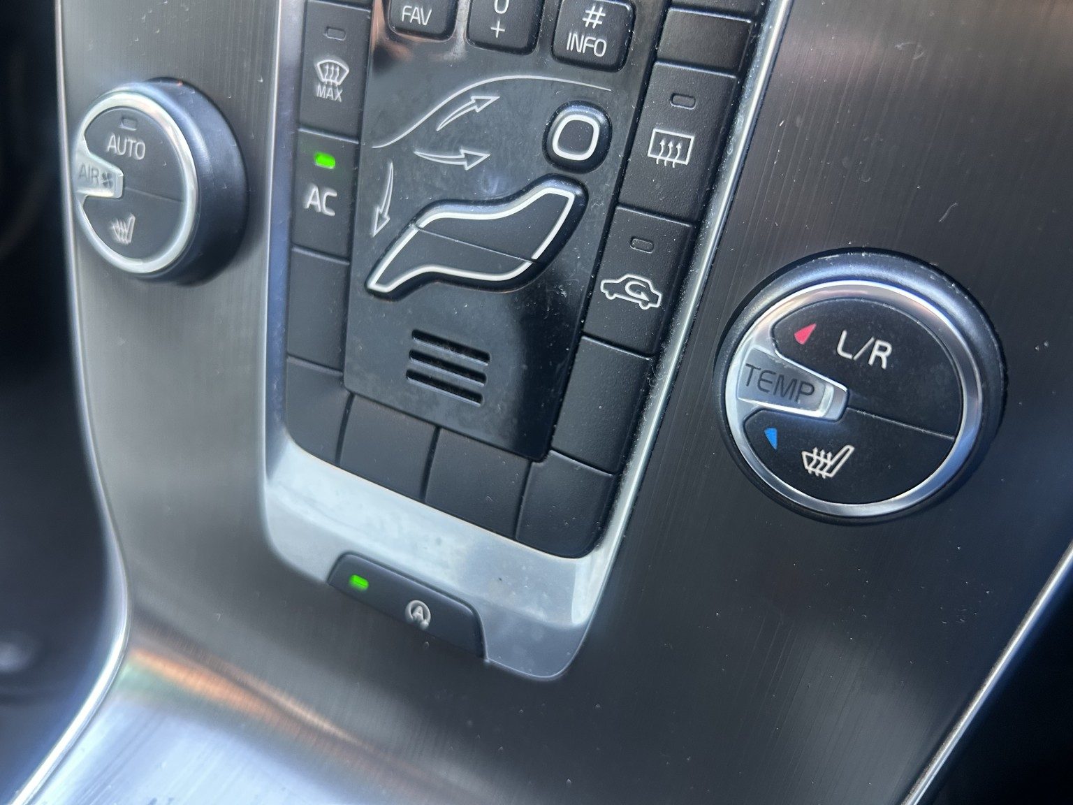 Volvo V40 - Image 18