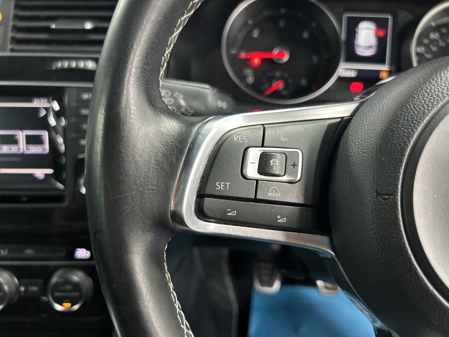 Volkswagen Golf - Image 12