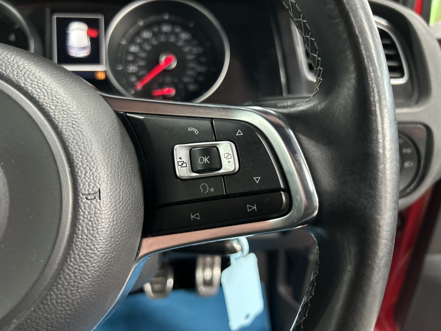Volkswagen Golf - Image 15