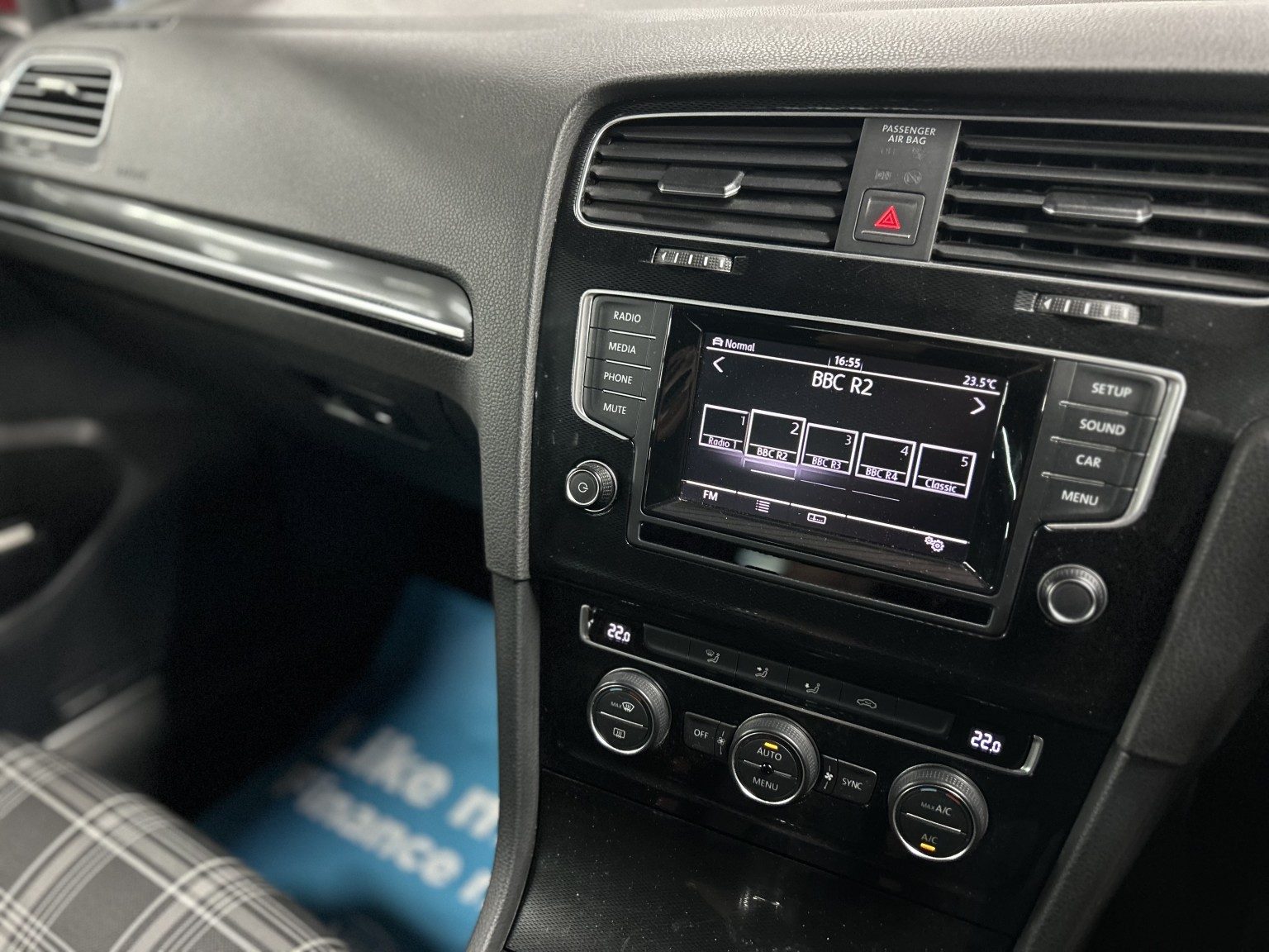 Volkswagen Golf - Image 17